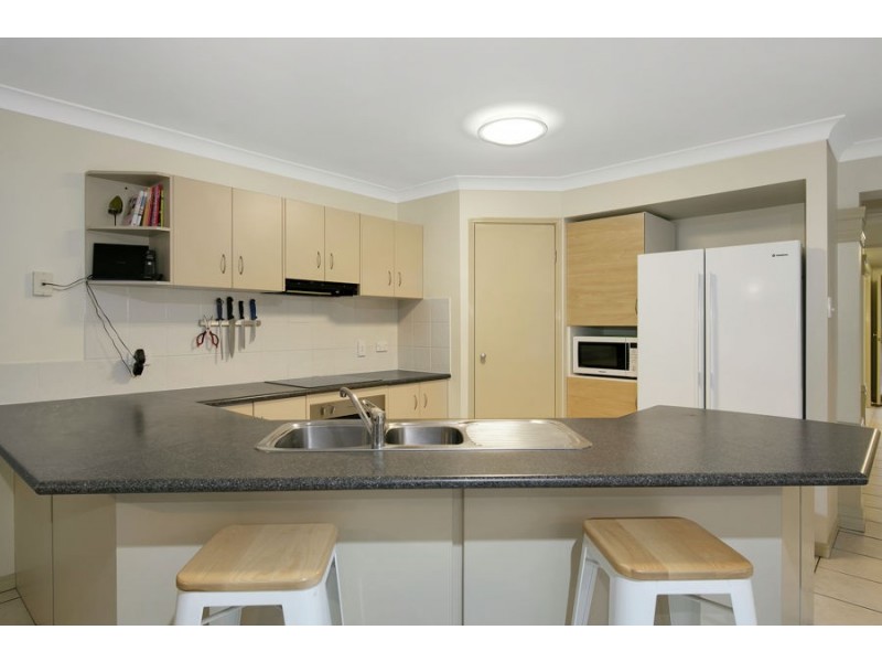 13 Parkside Place, Forest Lake QLD 4078