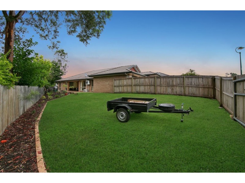 13 Parkside Place, Forest Lake QLD 4078