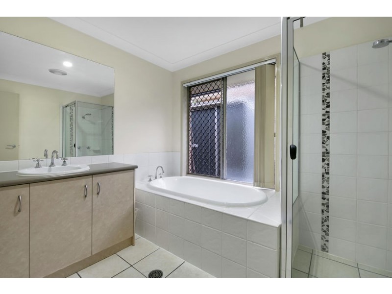 13 Parkside Place, Forest Lake QLD 4078