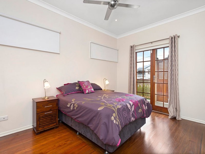 64 Borden Street, Sherwood QLD 4075