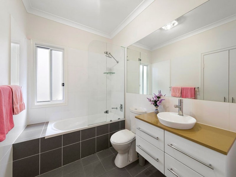 64 Borden Street, Sherwood QLD 4075