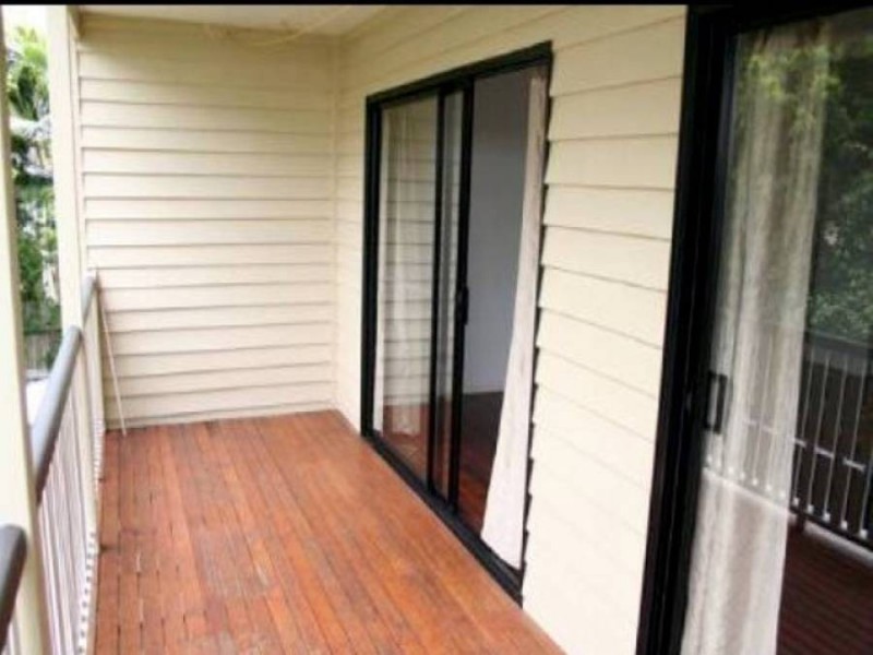 52 Magee Street, Graceville QLD 4075