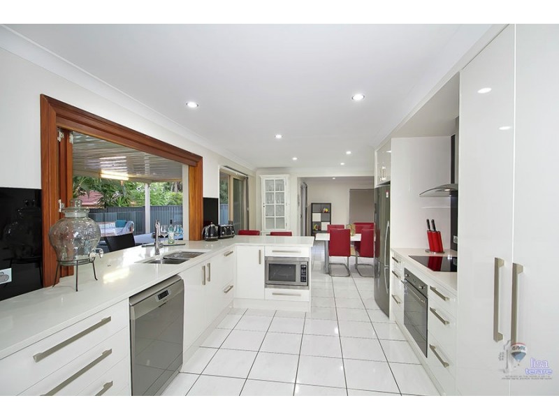 11 Camelot Crescent, Middle Park QLD 4074