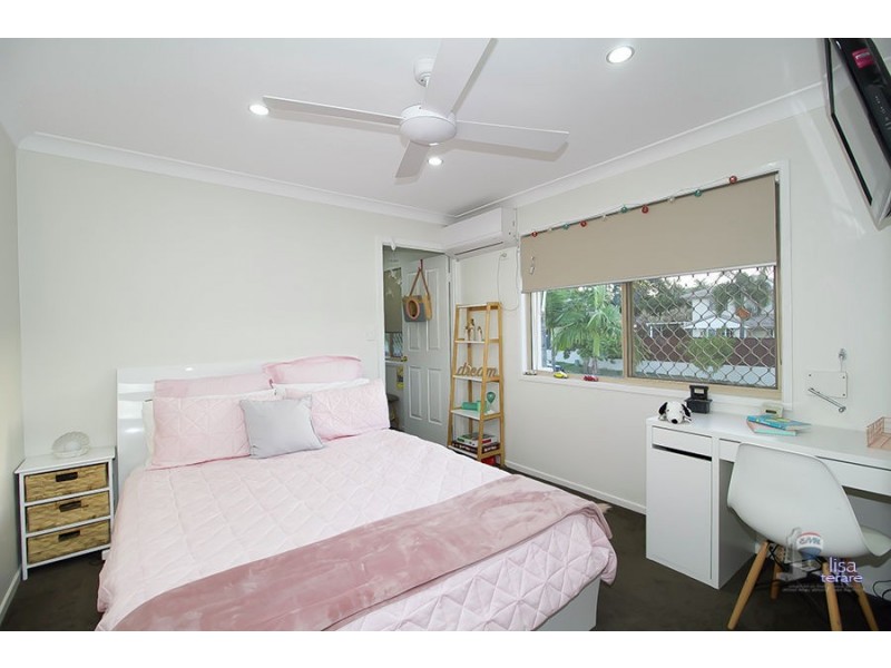 11 Camelot Crescent, Middle Park QLD 4074