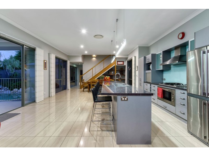 233 Long Street E, Graceville QLD 4075