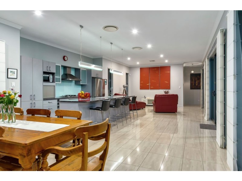 233 Long Street E, Graceville QLD 4075