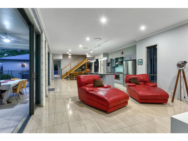 233 Long Street E, Graceville QLD 4075