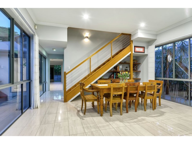 233 Long Street E, Graceville QLD 4075