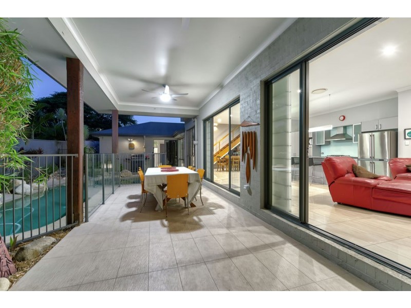 233 Long Street E, Graceville QLD 4075