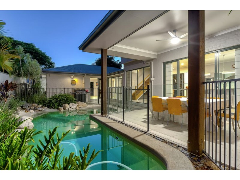 233 Long Street E, Graceville QLD 4075