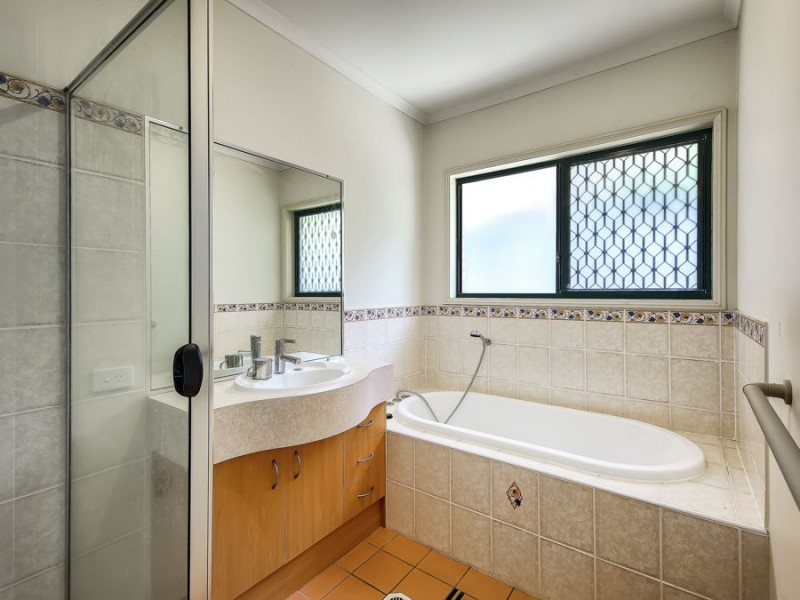 71 Oakmont Street, Oxley QLD 4075