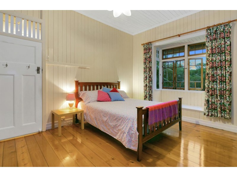 47 Dan Street, Graceville QLD 4075