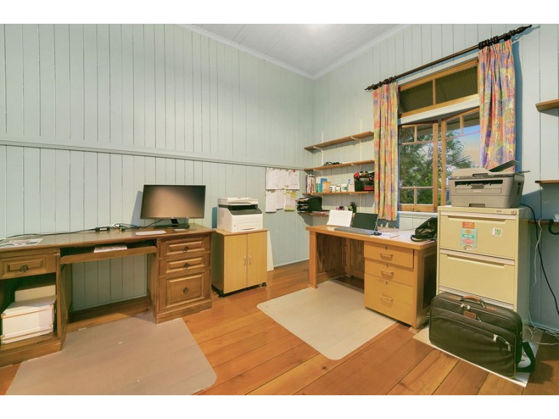 47 Dan Street, Graceville QLD 4075