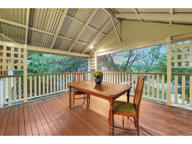 47 Dan Street, Graceville QLD 4075