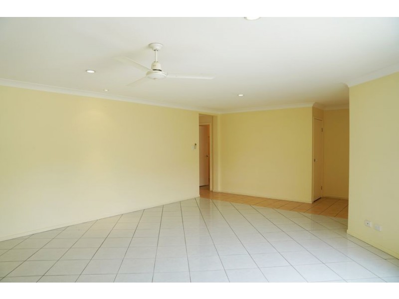 5 Selkirk Close, Oxley QLD 4075