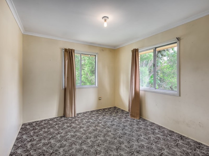 1 Charles Street, Bundamba QLD 4304