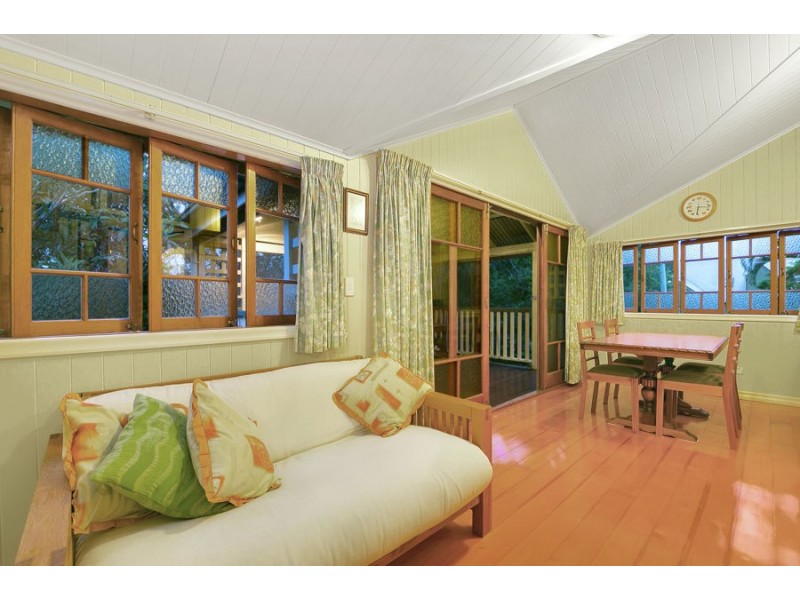 47 Dan Street, Graceville QLD 4075