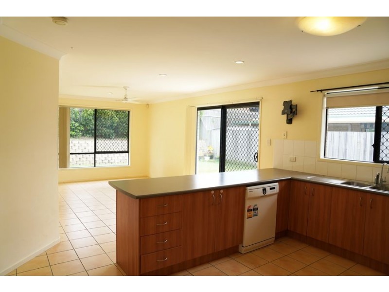 5 Selkirk Close, Oxley QLD 4075