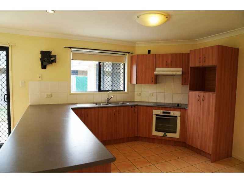 5 Selkirk Close, Oxley QLD 4075