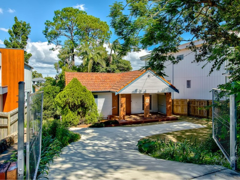 34 King Arthur Tce, Tennyson QLD 4105