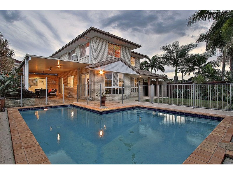 2 Parkwood Place, Middle Park QLD 4074