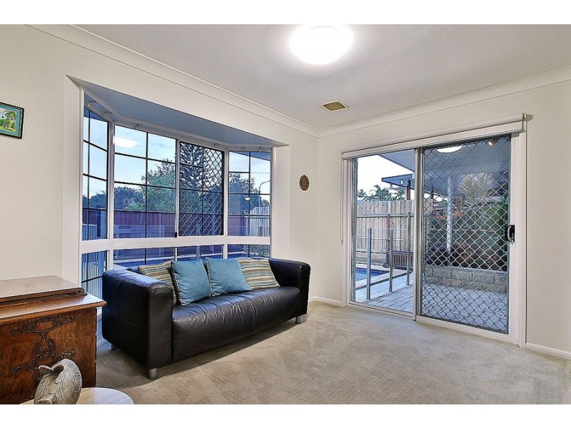 2 Parkwood Place, Middle Park QLD 4074