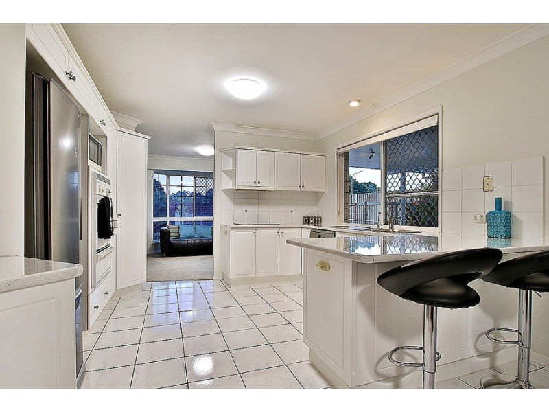 2 Parkwood Place, Middle Park QLD 4074