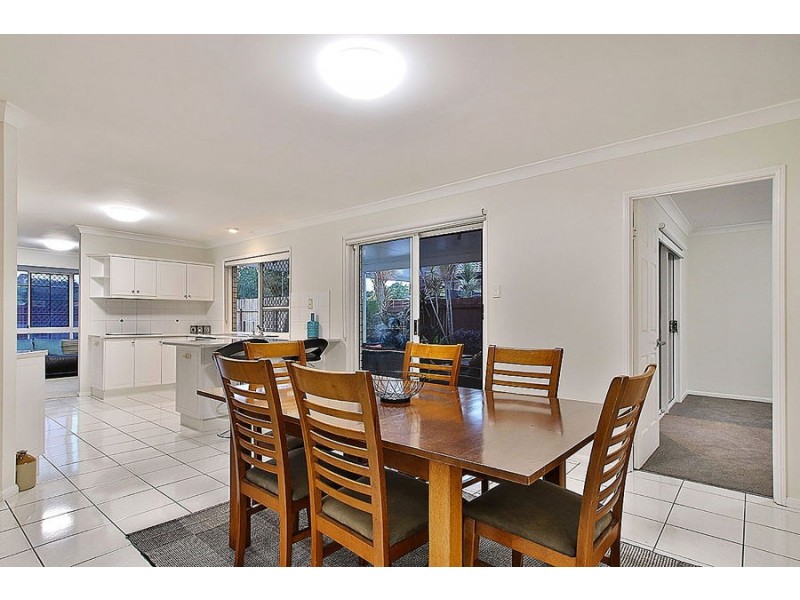 2 Parkwood Place, Middle Park QLD 4074