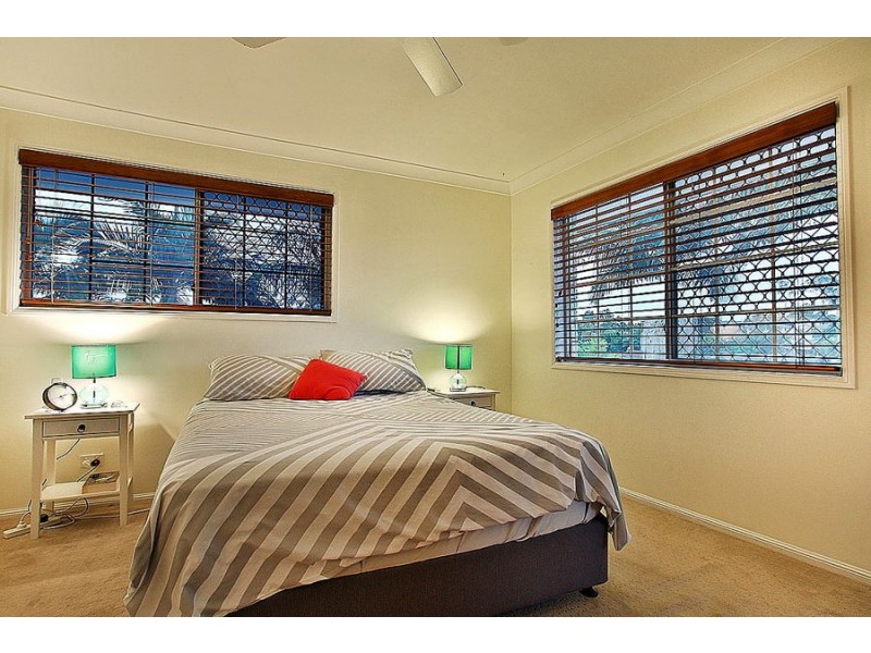 2 Parkwood Place, Middle Park QLD 4074