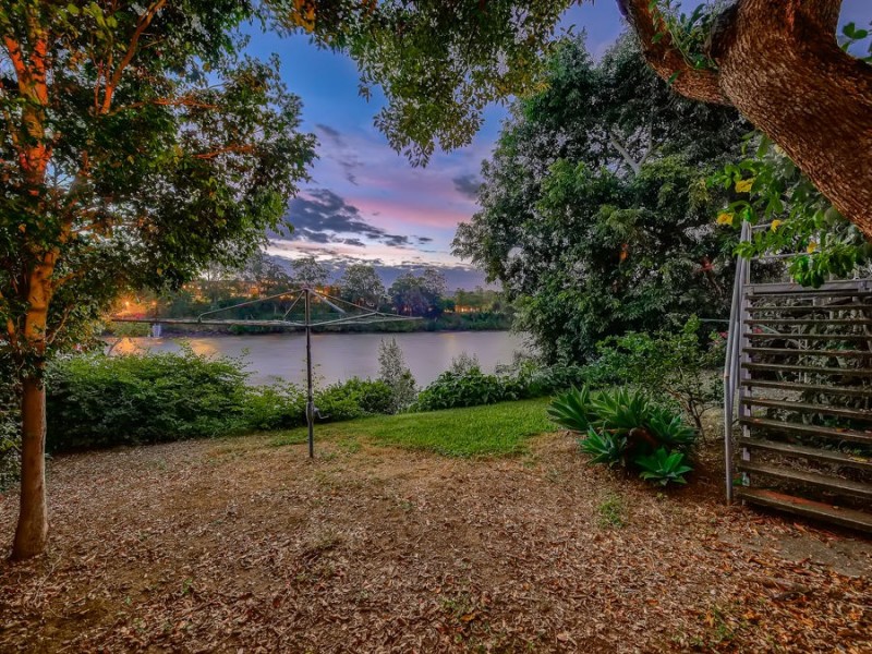 2/7 Sutton Street, Chelmer QLD 4068