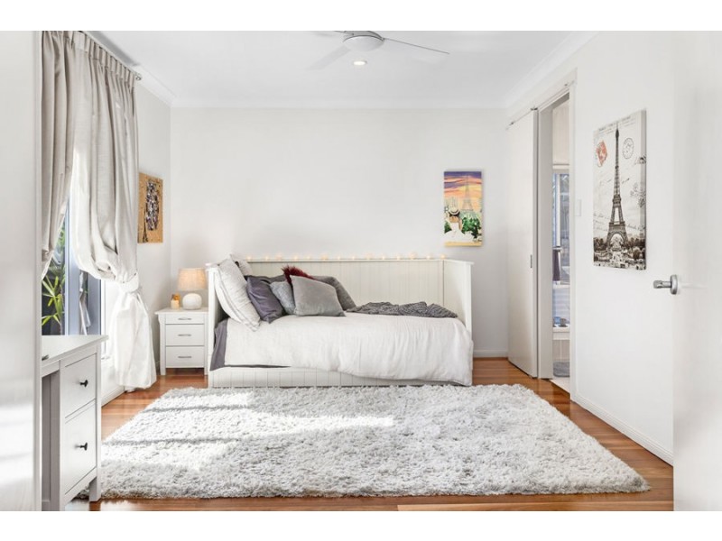 12 Wylie Street, Graceville QLD 4075