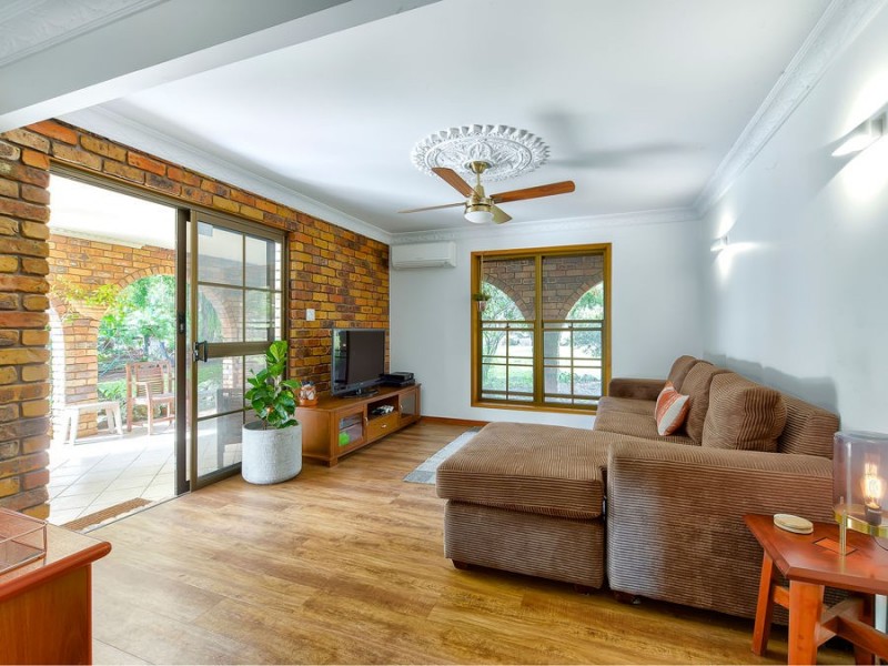 106 Leacroft Rd, Burbank QLD 4156