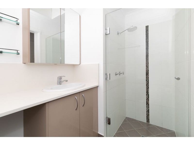 18/95 Strickland Terrace, Graceville QLD 4075