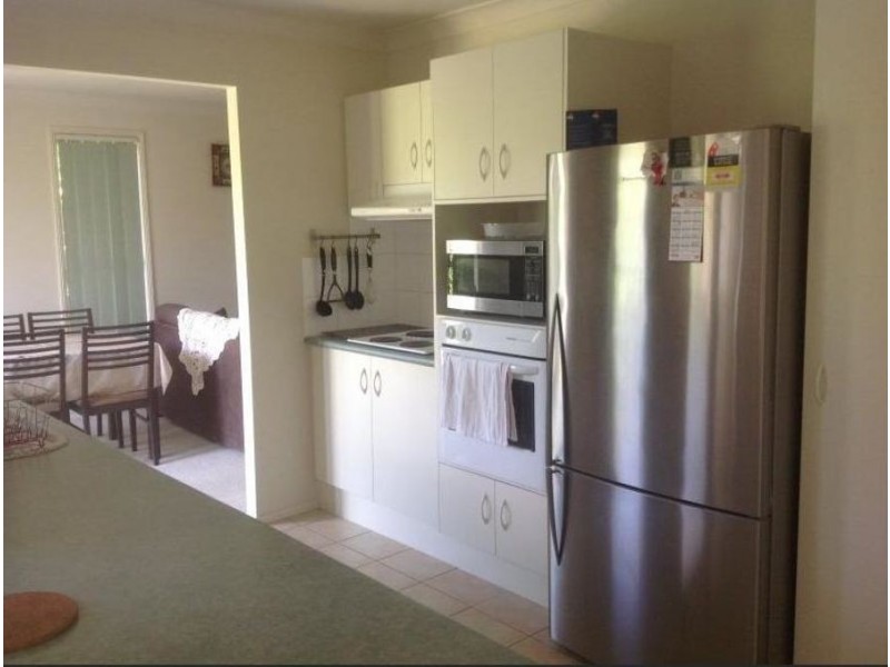 6 Bengar Place, Seventeen Mile Rocks QLD 4073