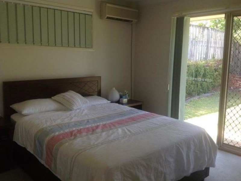 6 Bengar Place, Seventeen Mile Rocks QLD 4073