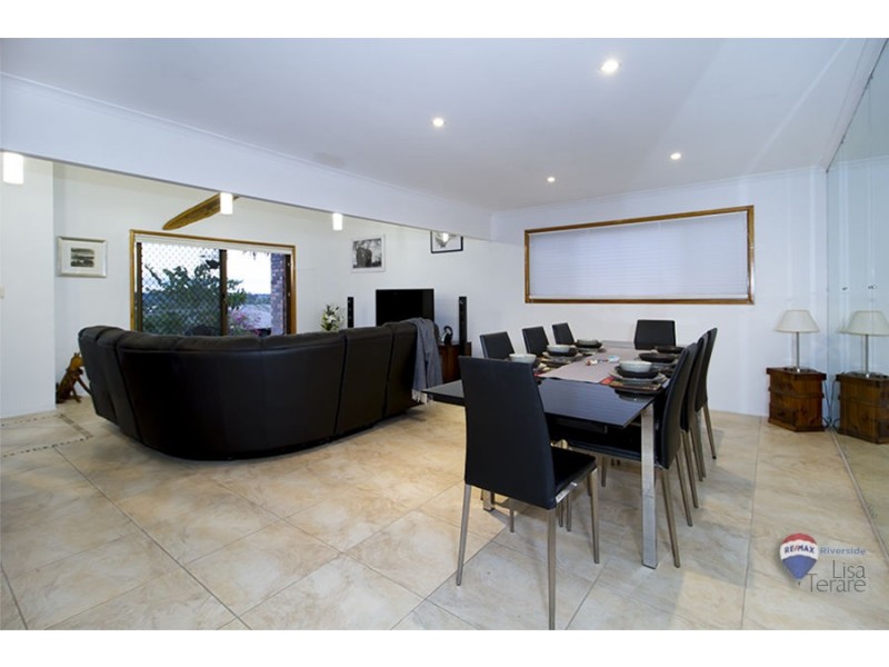 2 Harans Street, Jamboree Heights QLD 4074