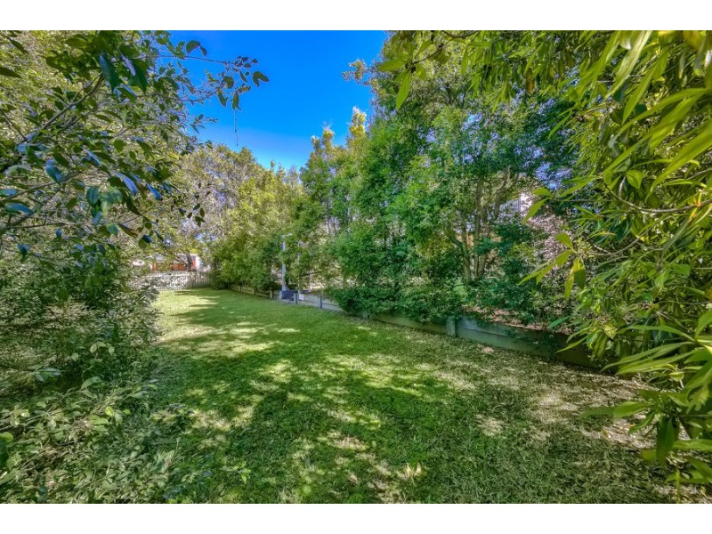 12 Nathan Tce, Yeerongpilly QLD 4105