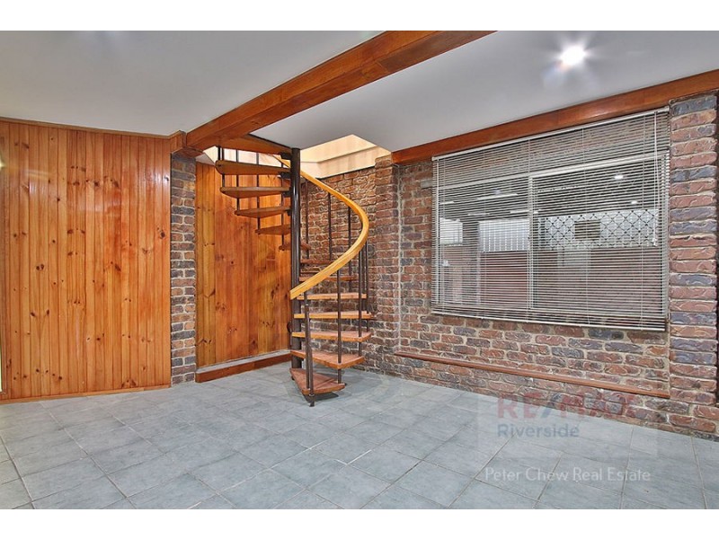 6 Blackstone Street, Indooroopilly QLD 4068