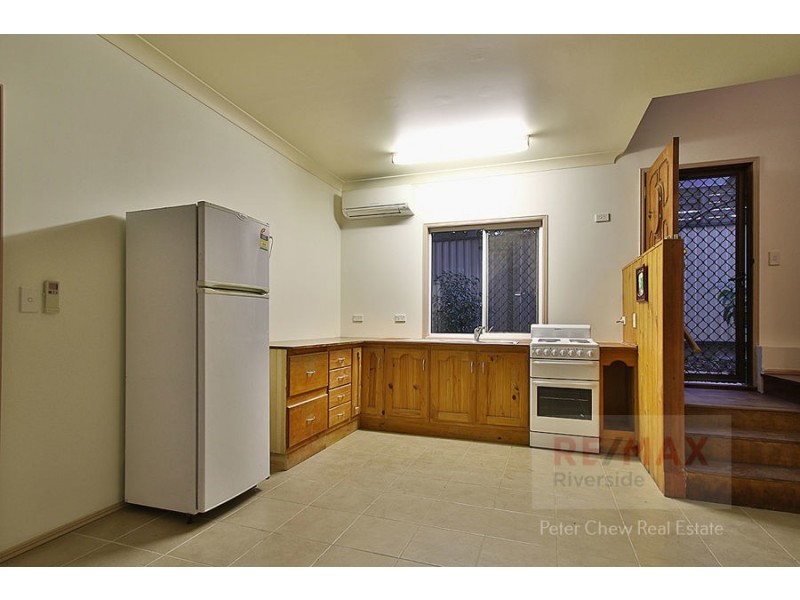 6 Blackstone Street, Indooroopilly QLD 4068