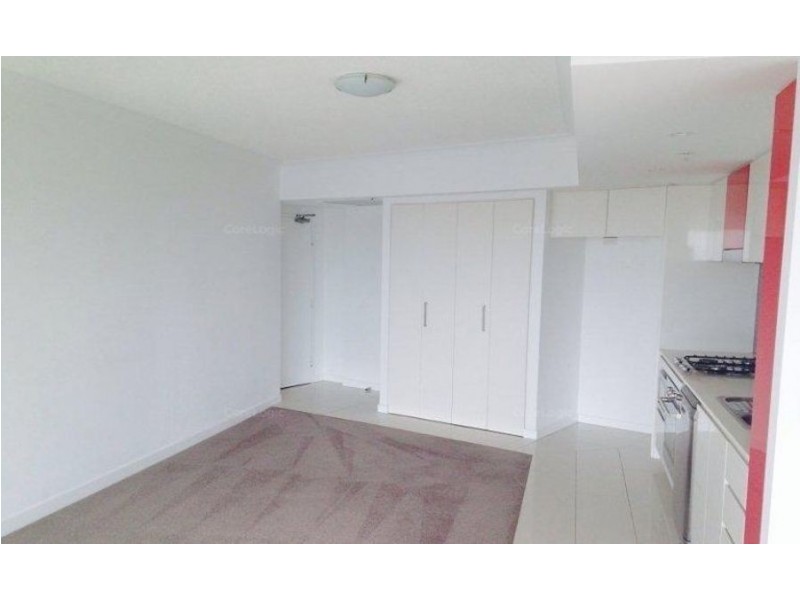 21707 5 Lawson Street, Southport QLD 4215