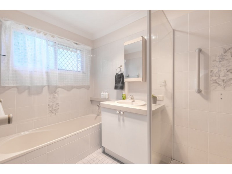 29 Bank Rd, Graceville QLD 4075