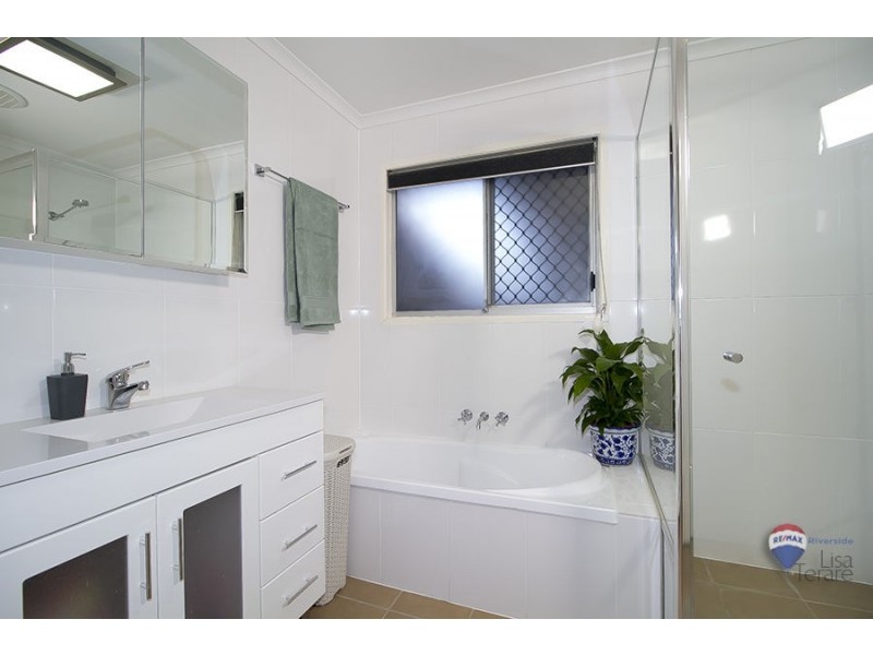 22 Ebrill Street, Jamboree Heights QLD 4074