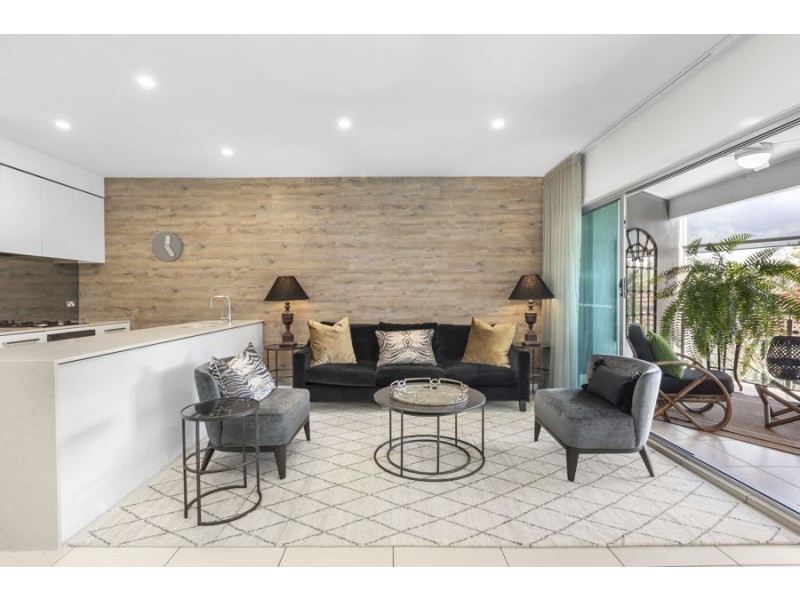 2/62 Armadale Street, St Lucia QLD 4067