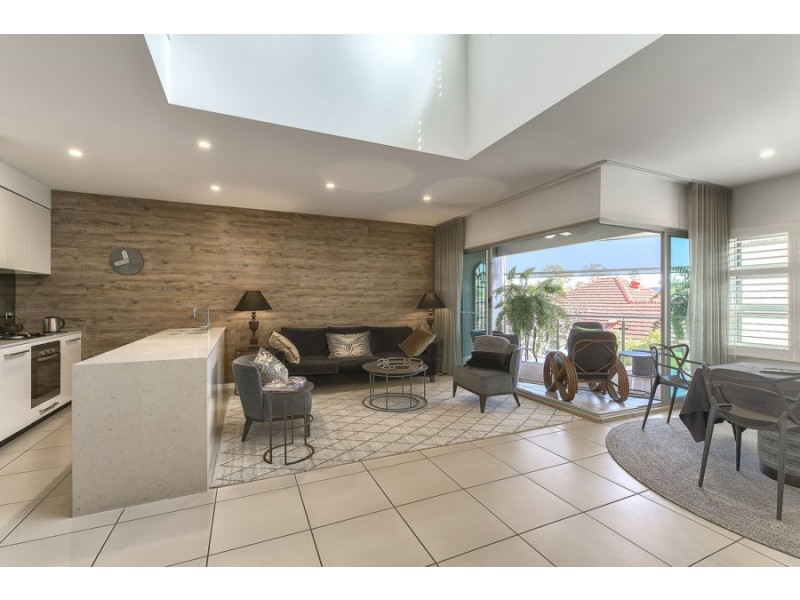 2/62 Armadale Street, St Lucia QLD 4067