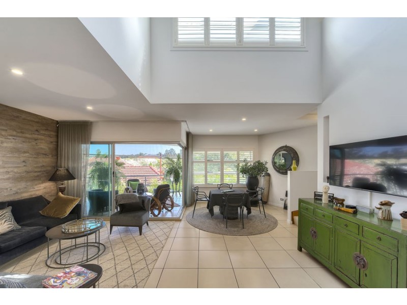 2/62 Armadale Street, St Lucia QLD 4067