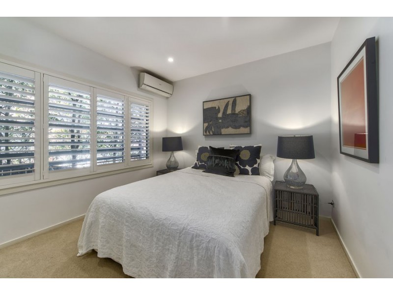 2/62 Armadale Street, St Lucia QLD 4067