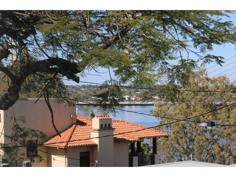 82 Rosecliffe Street, Dutton Park QLD 4102