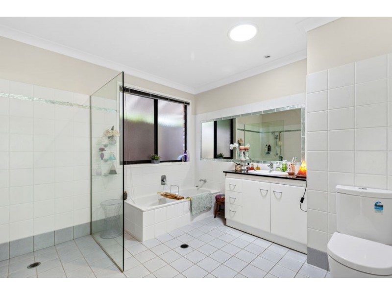 52a Skew Street, Sherwood QLD 4075