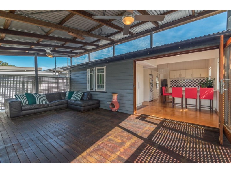 8 Salisbury Street, Woolloongabba QLD 4102