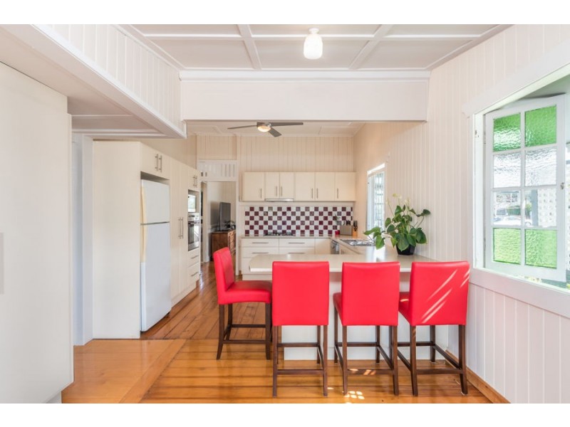 8 Salisbury Street, Woolloongabba QLD 4102